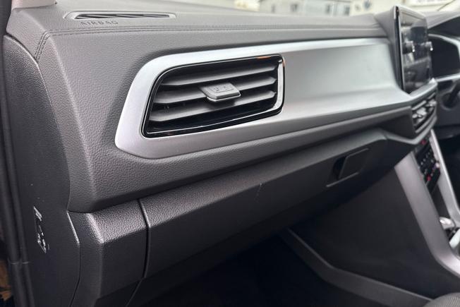 Volkswagen T-Roc Photo 42