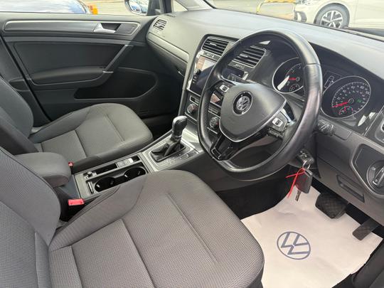 Volkswagen Golf Photo 8346f9dd-7538-40b8-9401-dbe7deb62c45.jpg