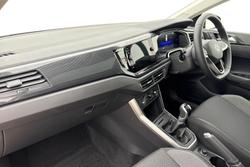 VOLKSWAGEN  Polo  Photo 2