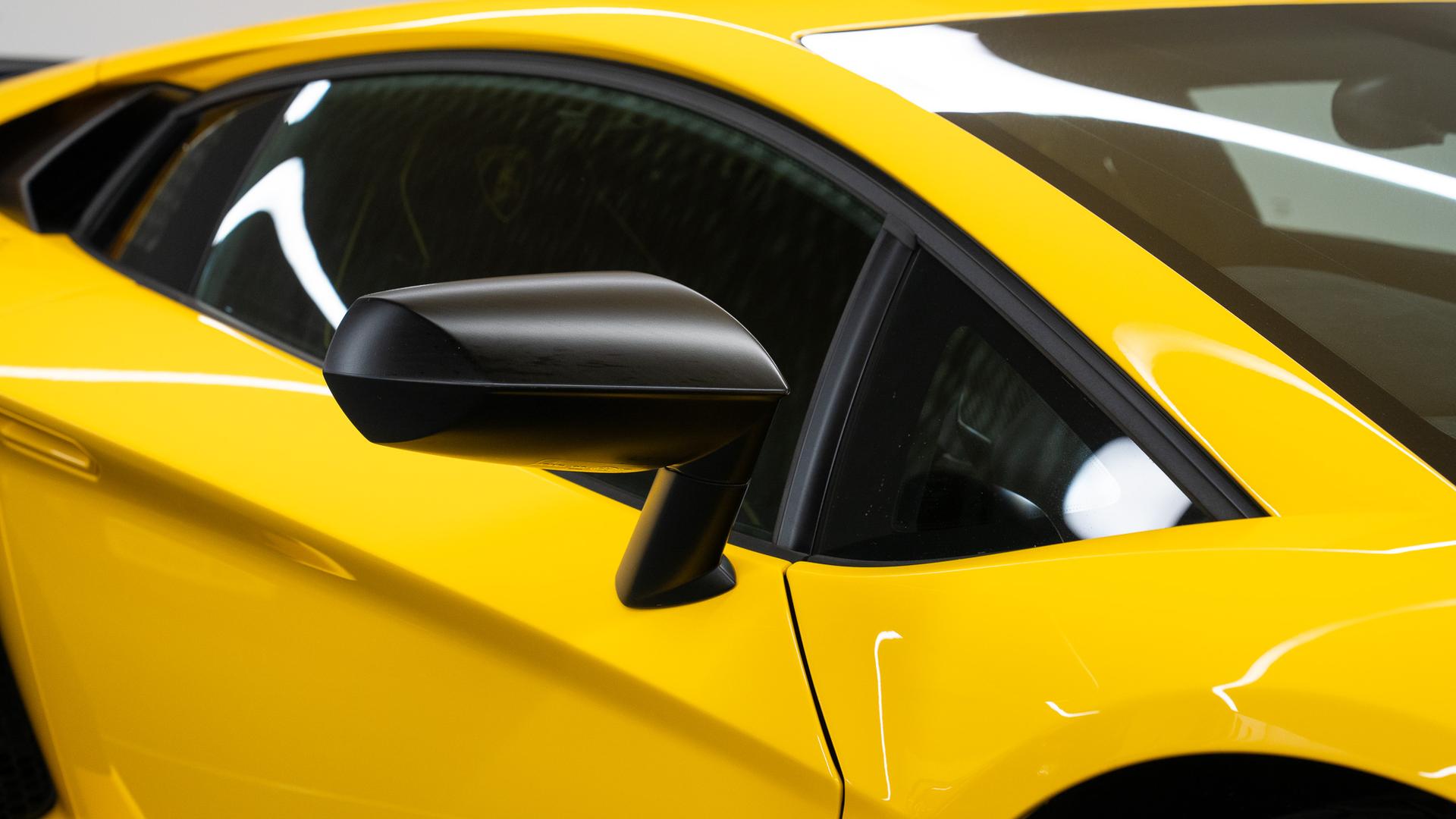 LAMBORGHINI Aventador Photo 8365ae9b-9b93-4f89-9aff-198e7487e856.jpg