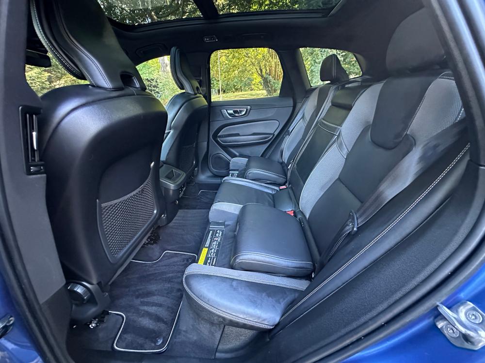 Used Volvo XC60 YN19JSO 23