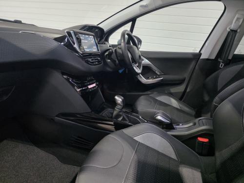 Peugeot 2008 Photo 8375a357-497f-4029-8767-184c69cf7e01.jpeg
