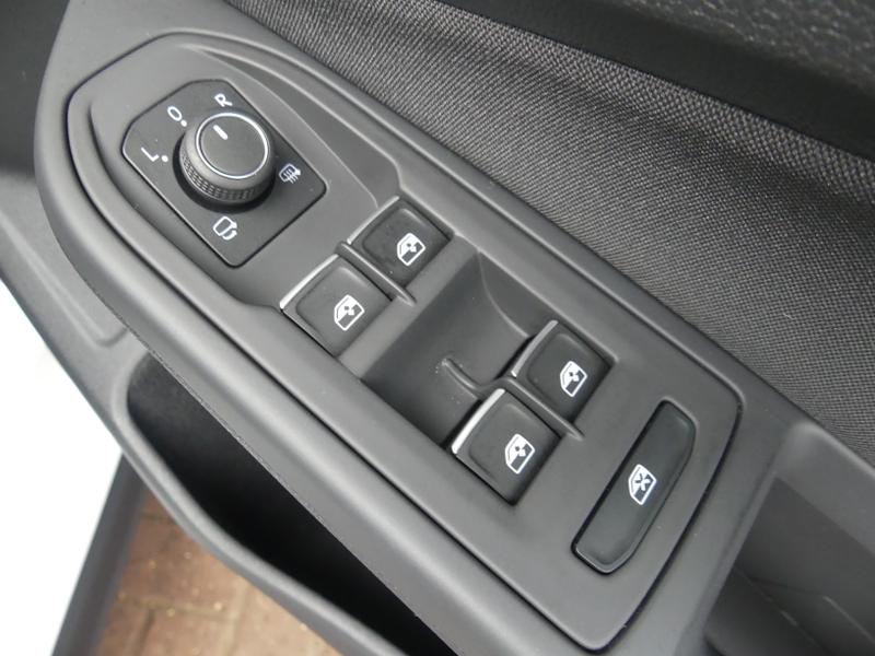 Volkswagen Golf Photo 8382b540-5a29-4194-b2ce-8d7c568046e6.jpg