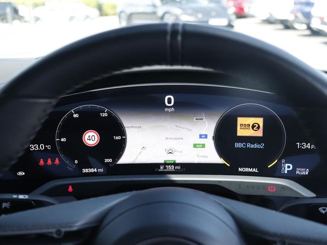 PORSCHE Taycan Photo 30