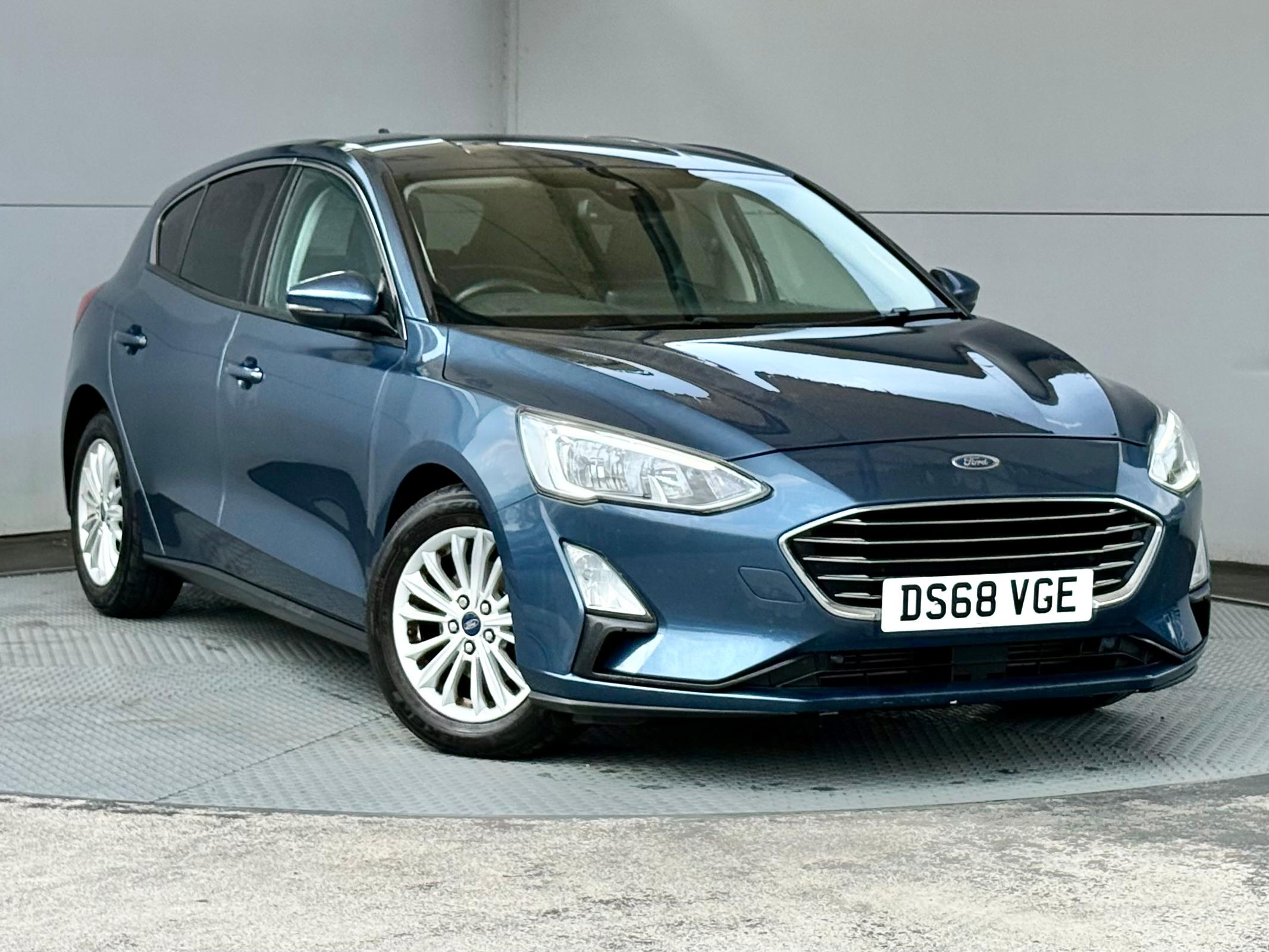 FORD FOCUS 1.0T ECOBOOST TITANIUM HATCHBACK PETROL AUTO 125 PS FULL FORD SERVICE HISTORY,...