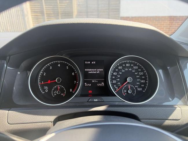Volkswagen Golf Photo 839e6036-dafa-4353-9f77-060b1f024f1b.jpg