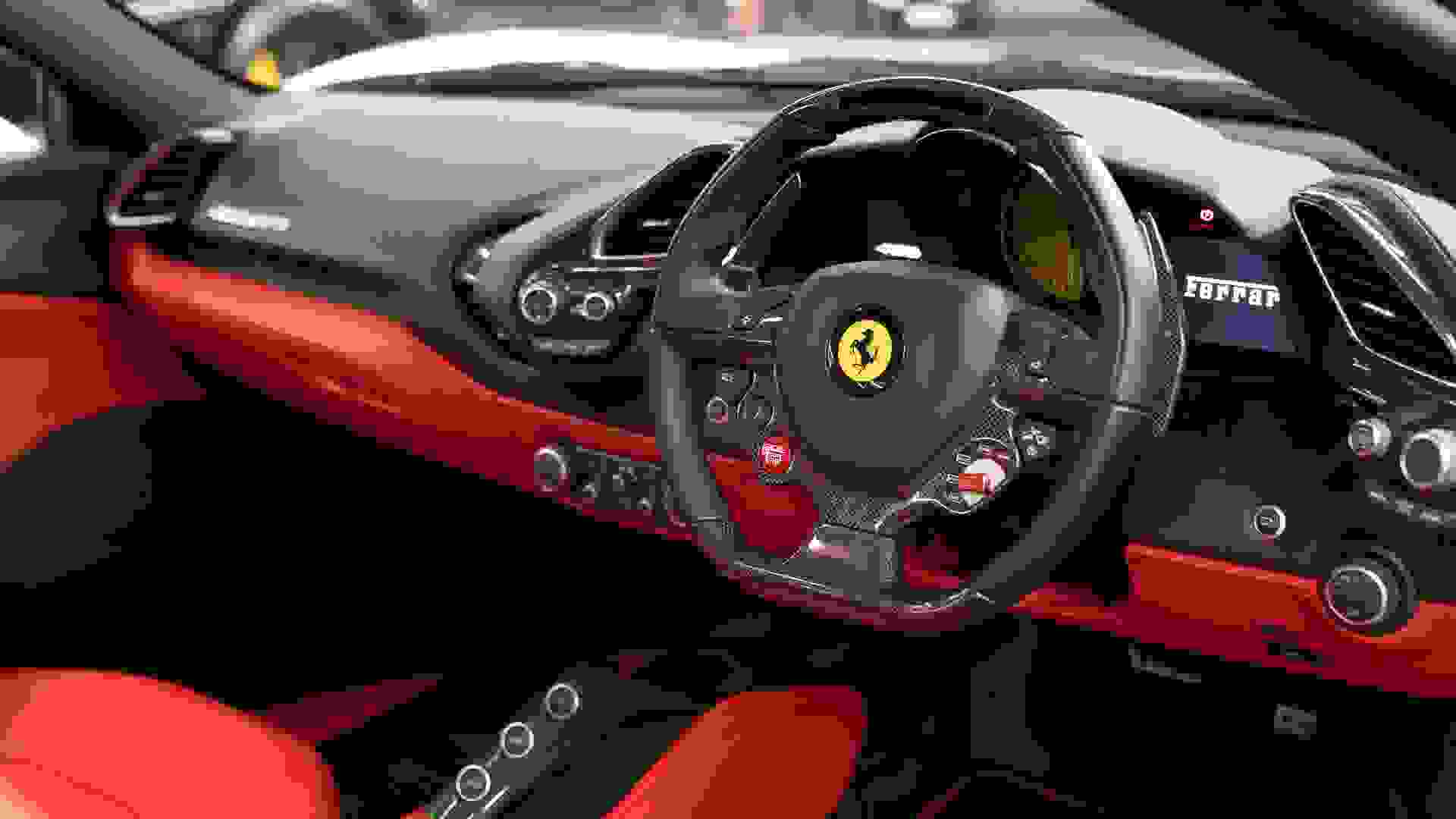 Ferrari 488 Photo 839fcb8b-cd58-43ea-b577-0072c9bdfd01.jpg