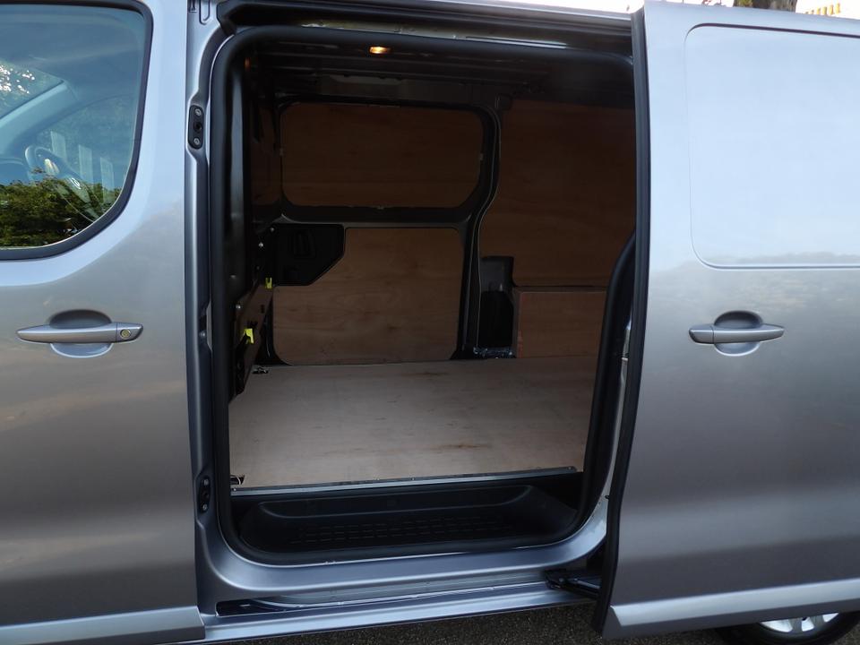 Used Vauxhall Vivaro WV22FLP 8