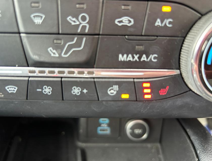 Ford Kuga Photo 83b7d490-a576-4968-94ea-b09c540d99a3.jpg