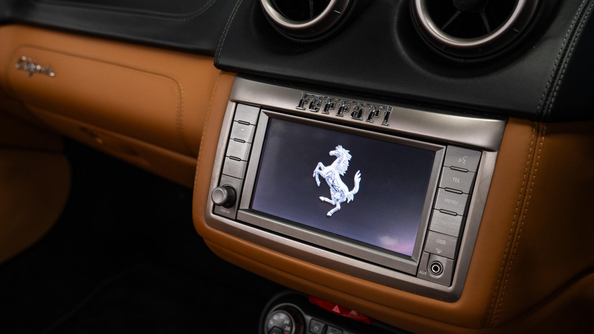 Ferrari California Photo 83c9e780-c7a7-4686-8335-a3d69a285887.jpg