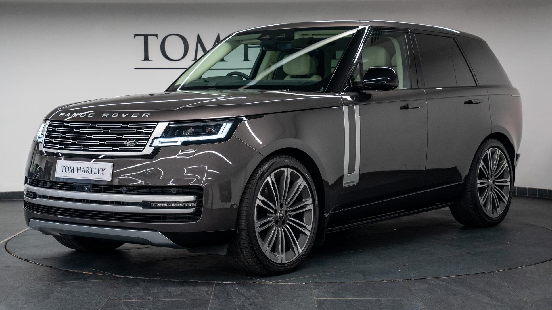 Land Rover Range Rover Photo 83d261e4-ae0c-4595-ac99-e207ae8b1058.jpg