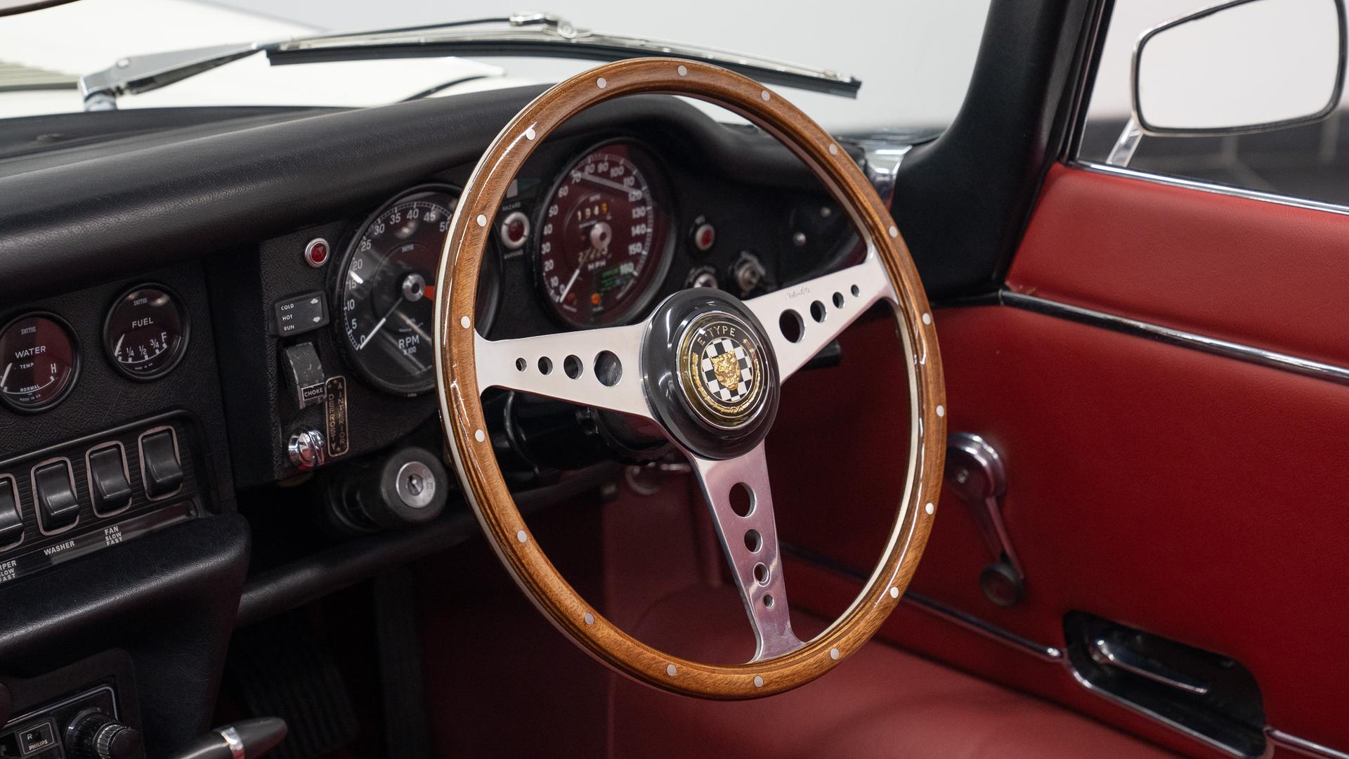 Jaguar E-Type Photo 83d53bb4-3d55-464c-aed5-44751142d5ab.jpg