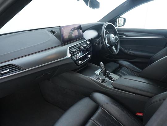 BMW 5 Series Photo 83eac72d-1fbc-49a9-a812-38be0e0836f5.jpg