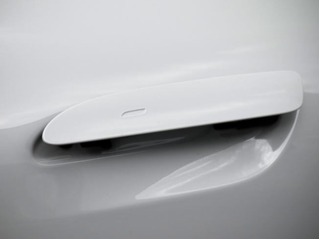 PORSCHE Taycan Photo 15