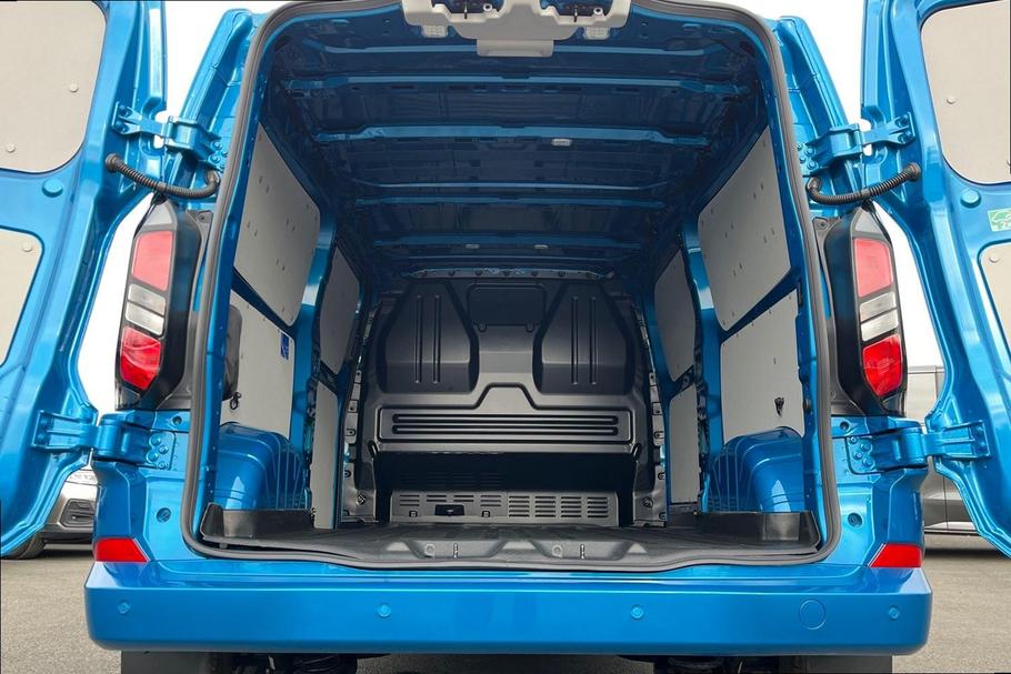 Used Ford TRANSIT CUSTOM CUSTOMPHEV05 11