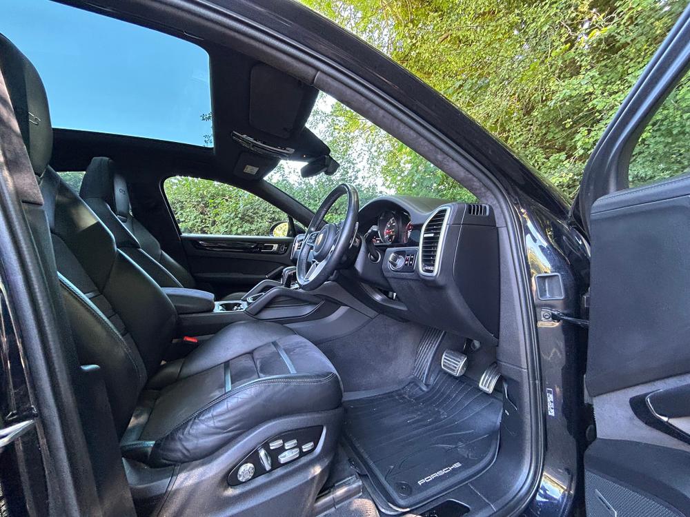 Used Porsche Cayenne FN70DNE 24