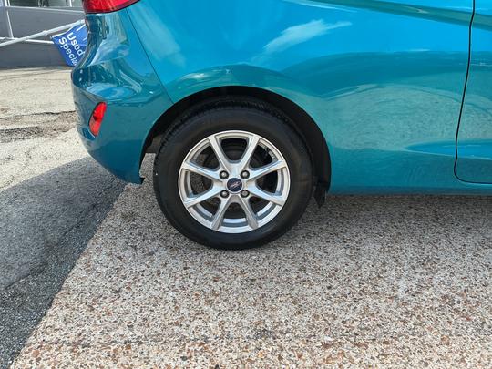 Ford Fiesta Photo 6