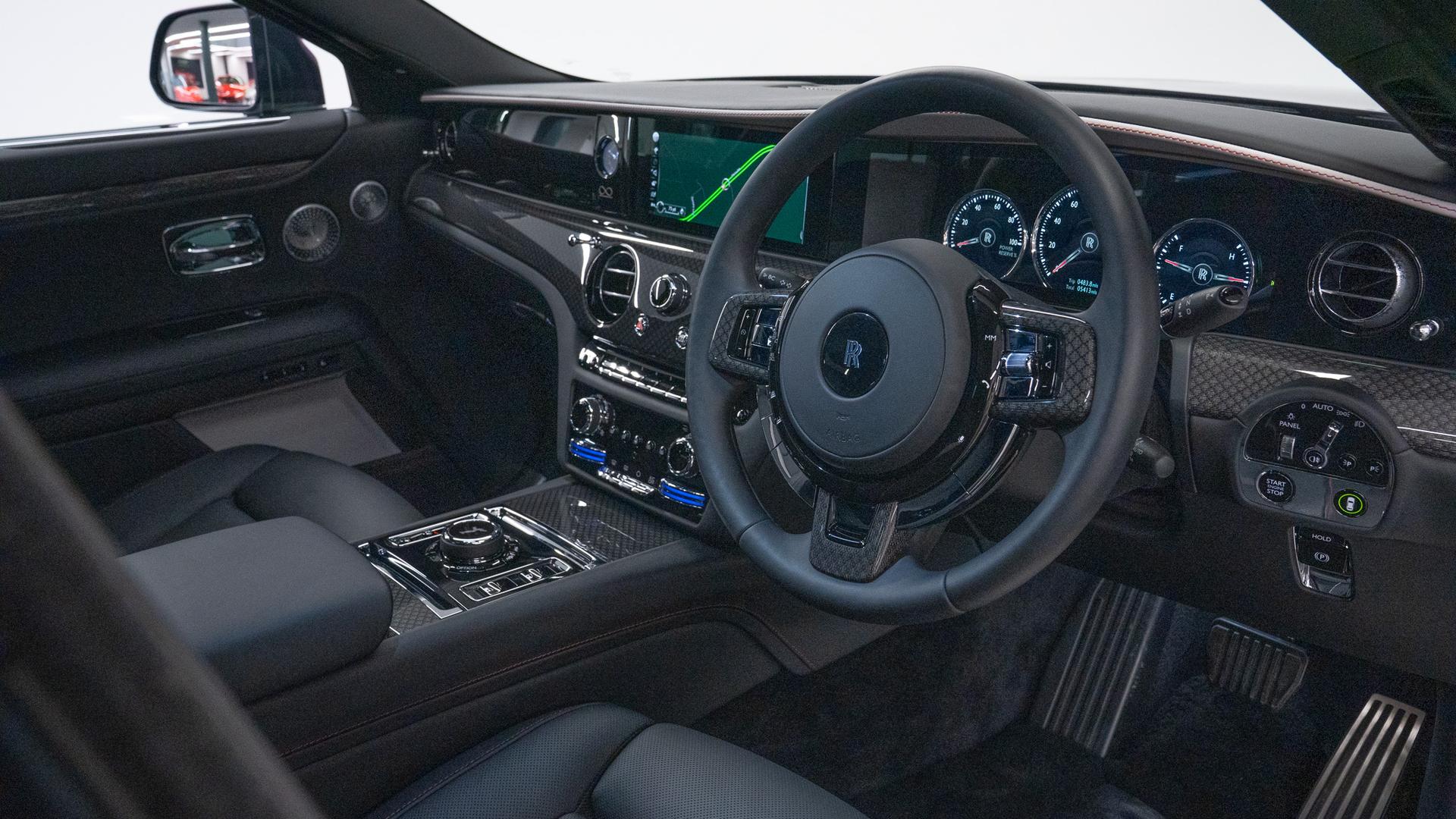 Rolls-Royce Ghost Photo 84040763-5c02-4c9c-b77c-be5dc906bb83.jpg