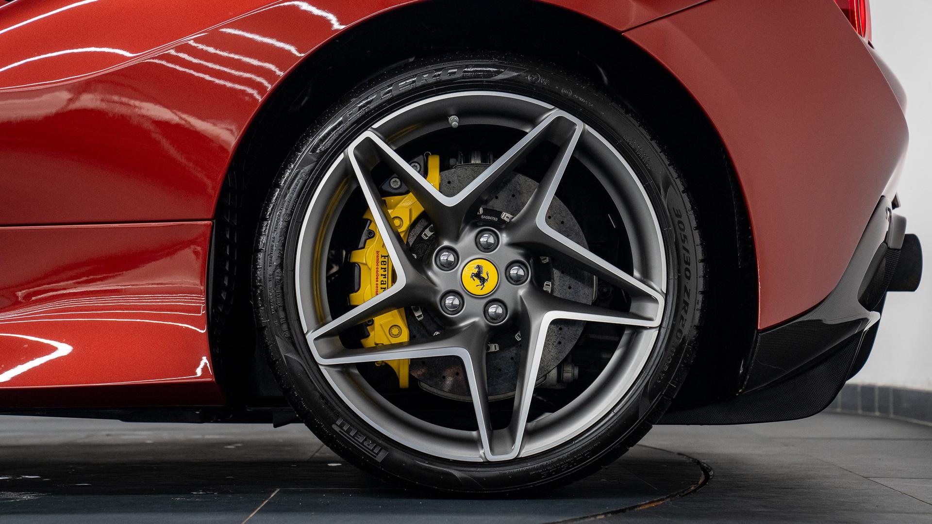 Ferrari F8 Photo 841a3417-ed0d-4210-8caf-8b2b83a1f0a3.jpg