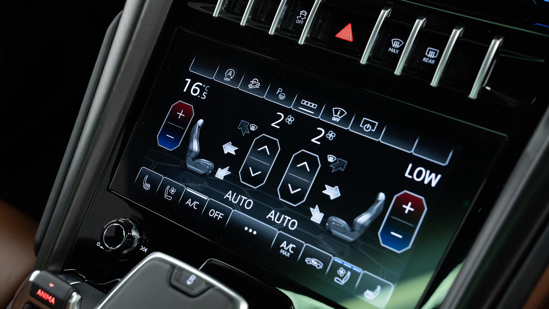 LAMBORGHINI Urus Photo 84203121-d474-4175-8888-b768d559a93e.jpg