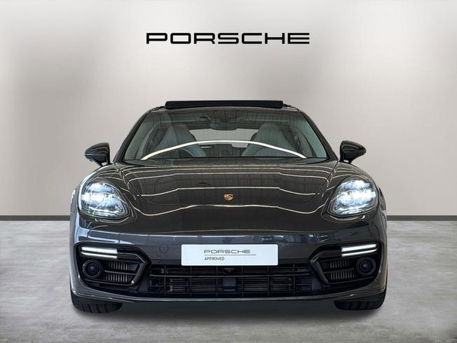 PORSCHE Panamera Photo 2