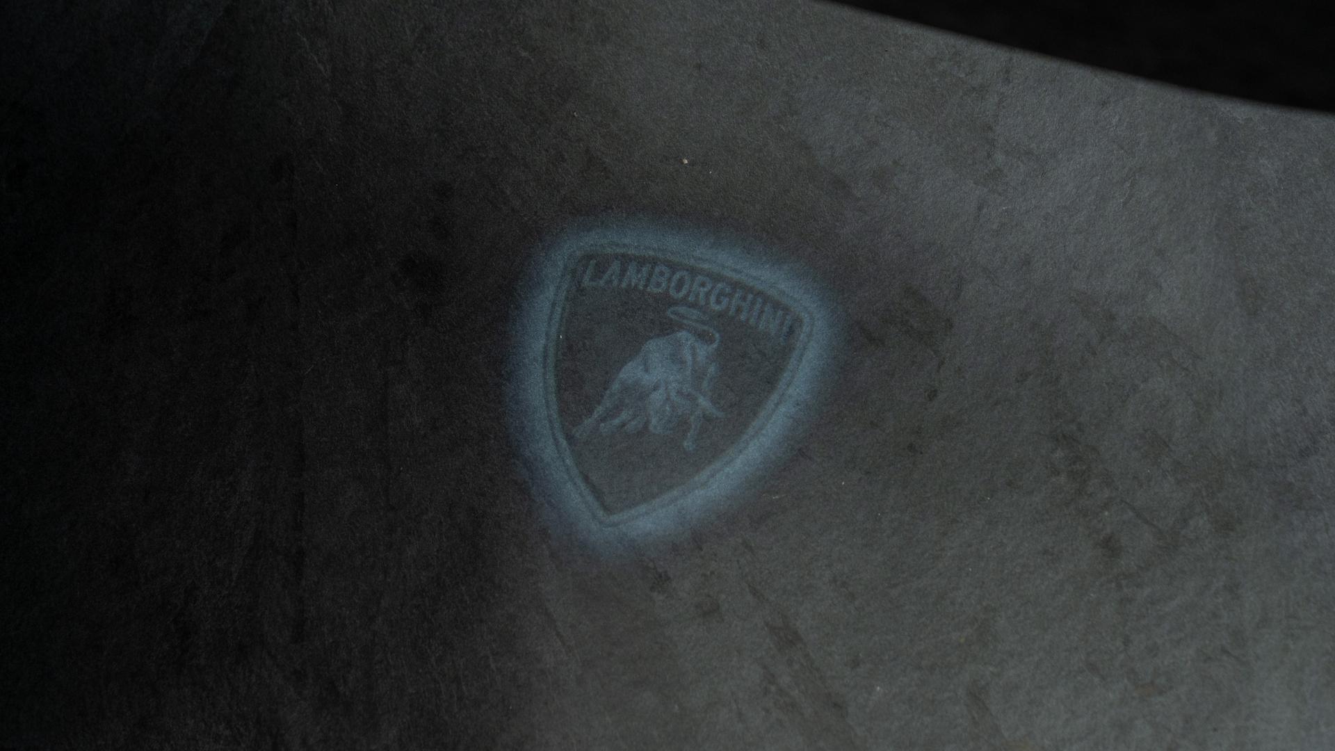 LAMBORGHINI Urus Photo 842750e2-0791-4efb-a3cc-e43459c365ba.jpg