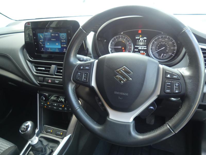 Suzuki S-Cross Photo 842db893-4d2d-4da3-9bba-e0ecc332a481.jpg