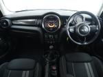 MINI Hatch Photo 9