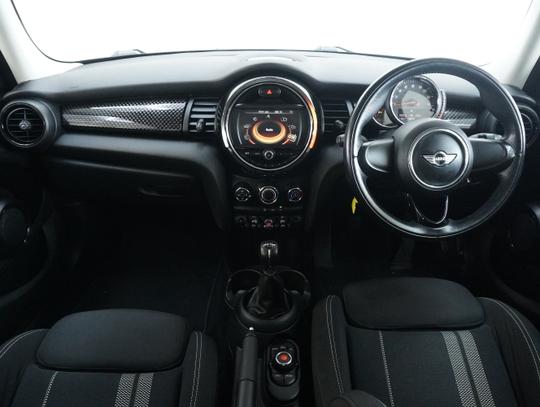 MINI Hatch Photo 842e0b10-823d-4a4f-9658-40e42f7d3362.jpg