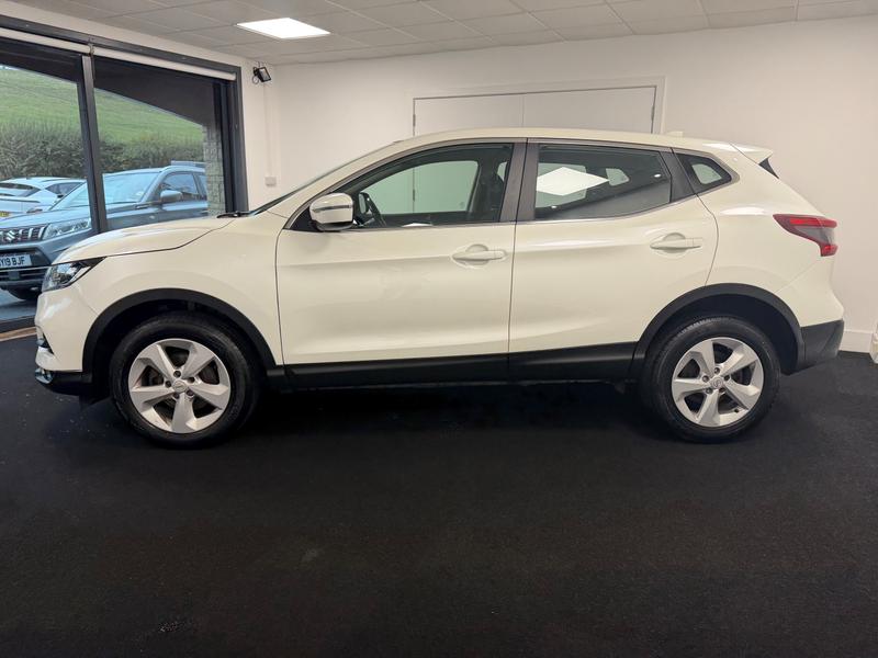 Nissan Qashqai Photo 8432039c-a2e1-46f7-b080-fdff2e8982eb.jpg
