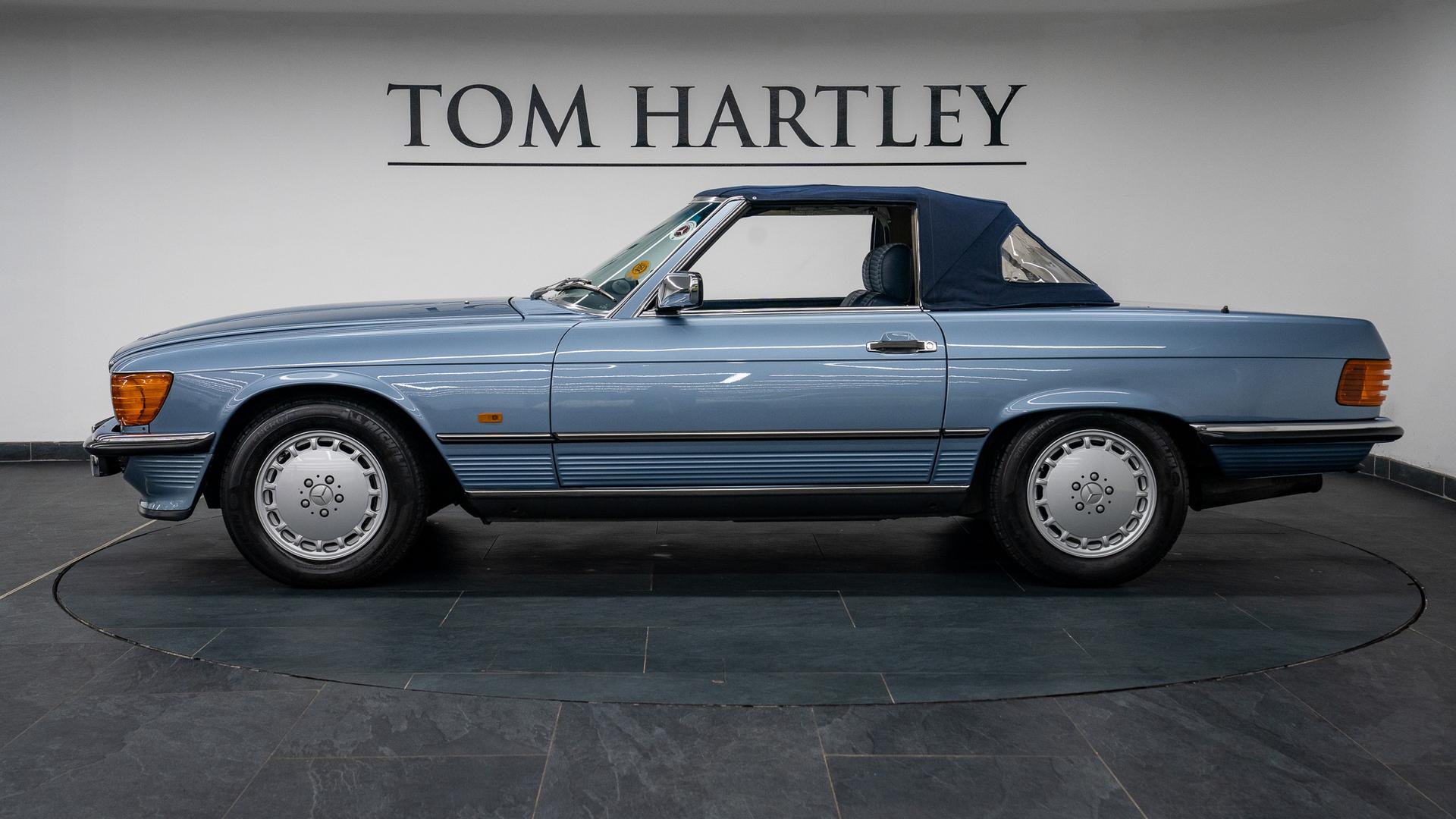 Mercedes-Benz 300 Photo 843adddf-dd31-4f0e-9b25-5bf0bbdfb91a.jpg