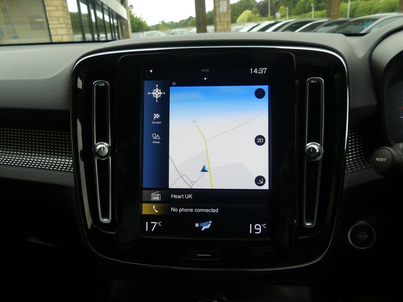 Volvo XC40 Photo 8441a1ee-a25f-4df2-a160-5753ccb3b916.jpg