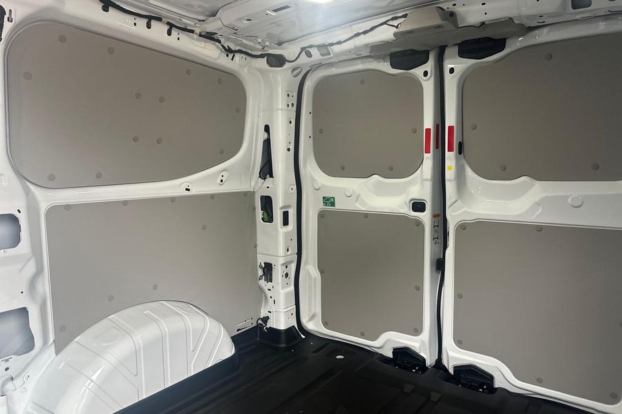 Ford TRANSIT CUSTOM Photo 8444aabf-79ee-4251-978f-3418496b7c95.jpg