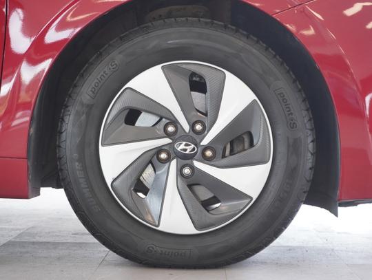 Hyundai IONIQ Photo 84681fee-b629-4ce4-9d7e-53b2072bbbf2.jpg