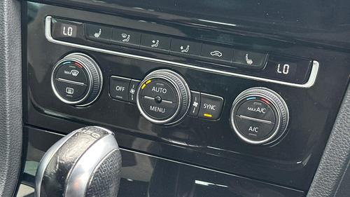 Volkswagen Golf Photo 84853fcf-00f8-4117-81bc-a420a16e5d9e.jpg