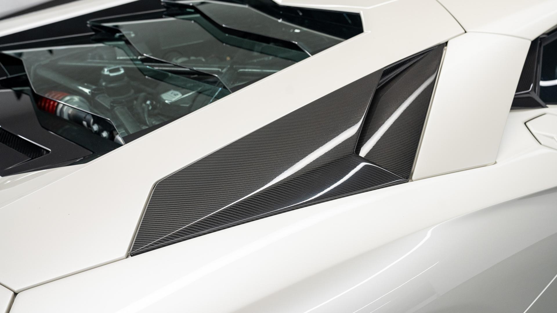 LAMBORGHINI Aventador Photo 8485cc5b-da51-400f-b9a7-14ec549d7602.jpg