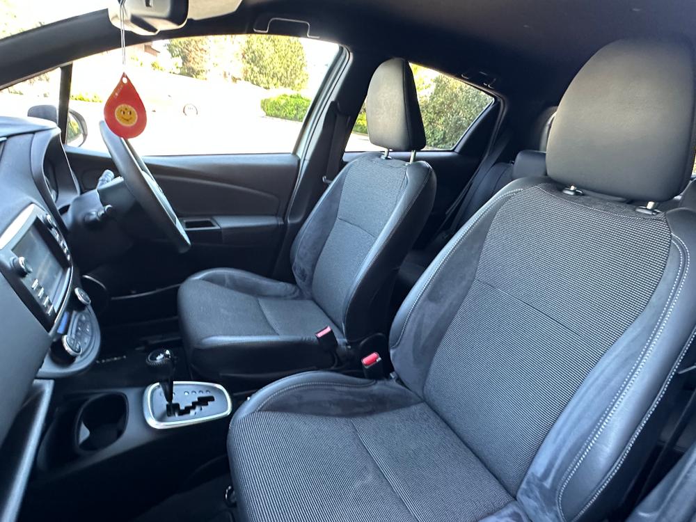 Used Toyota Yaris AJ19EKR 24
