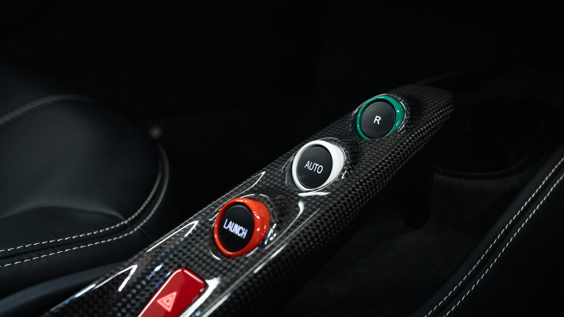 Ferrari F8 Photo 8496c682-4c94-4f88-b1a4-e45049dd070f.jpg