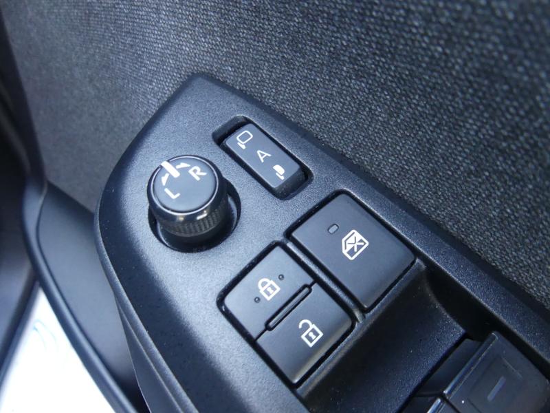 Toyota Yaris Photo 849dd61d-f47c-4536-94af-bc181ed5f799.jpg