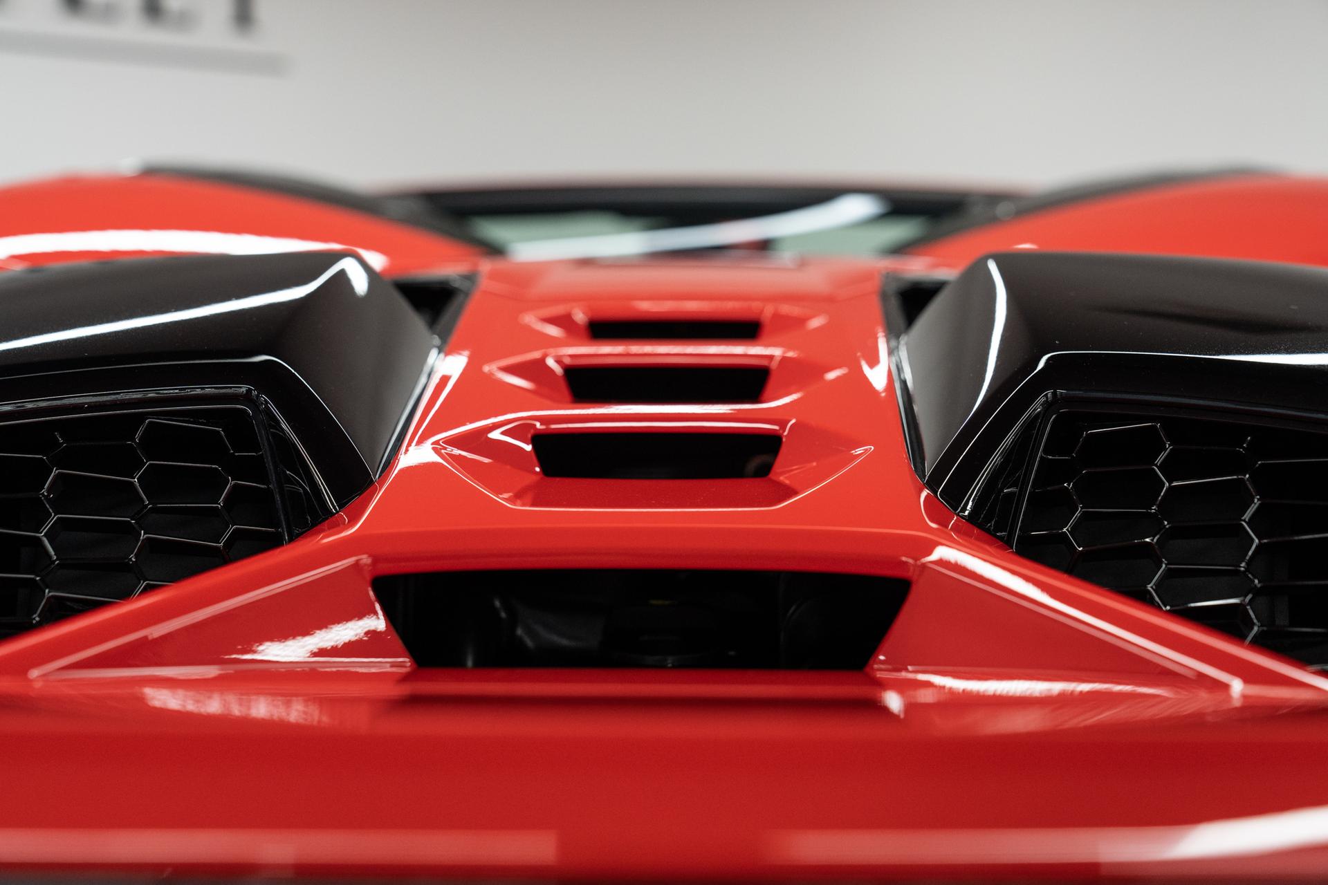 Lamborghini HURACAN Photo 84a3cbbd-57b3-4a13-87b7-d15131320d58.jpg
