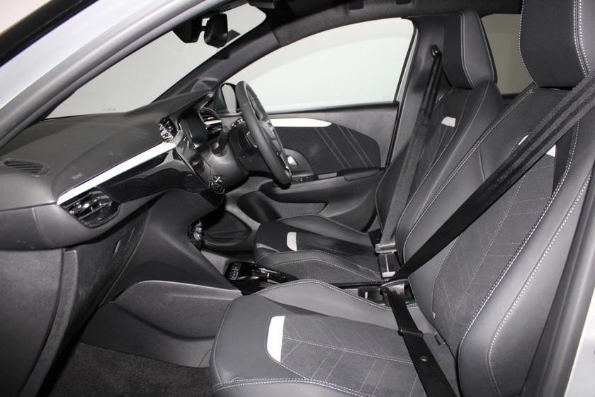 Vauxhall Corsa Photo 84b8ee04-9f1c-42da-87f4-527752febbdd.jpg
