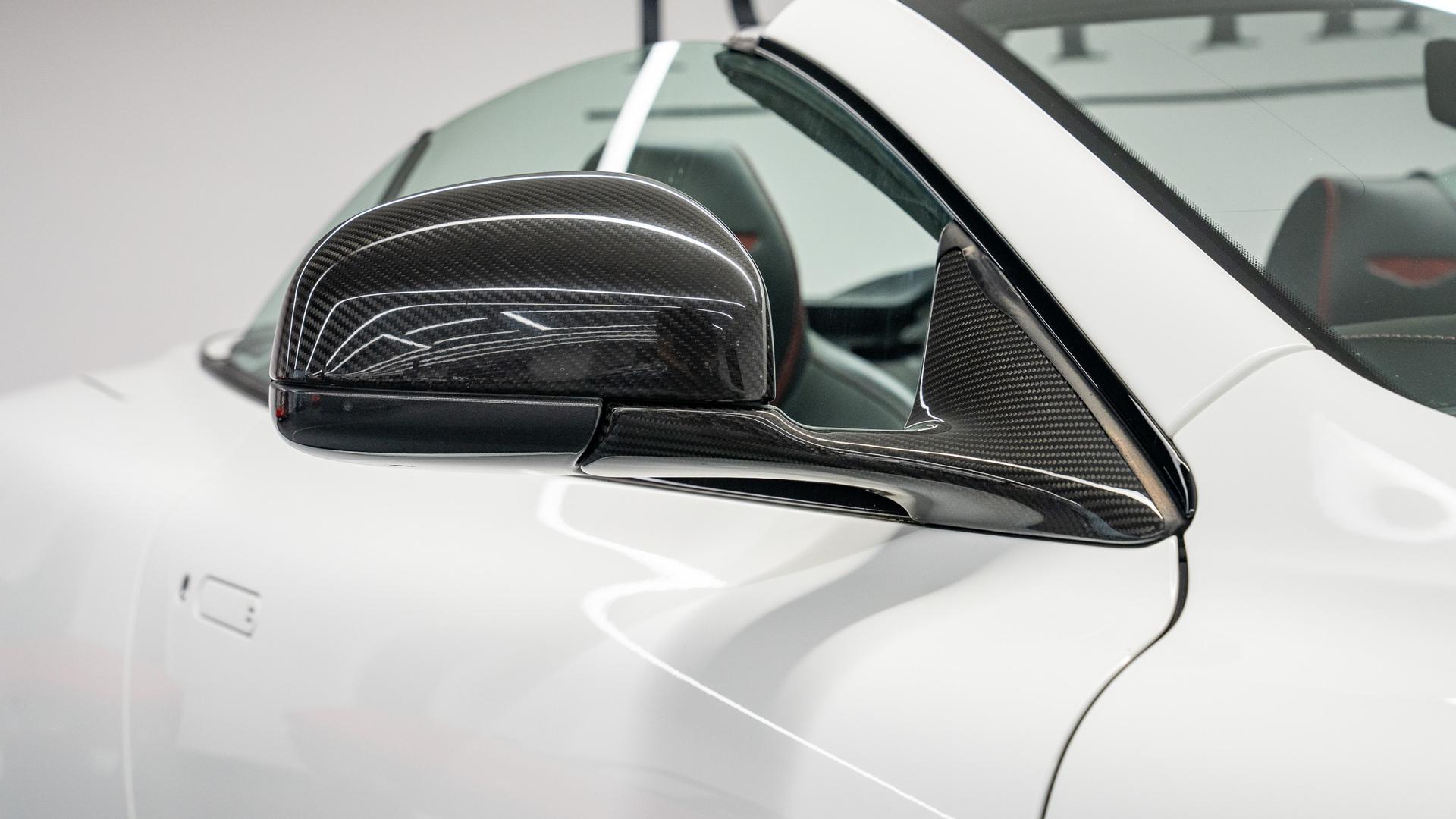 Aston Martin DB9 Photo 84ced8fc-c0a6-4eb2-8749-db21ef6eba19.jpg