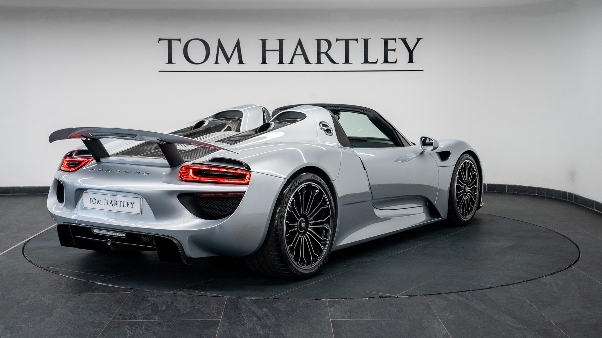 Porsche 918 Photo 84d36bfd-c04e-4238-b839-c4f7a3670c9a.jpg
