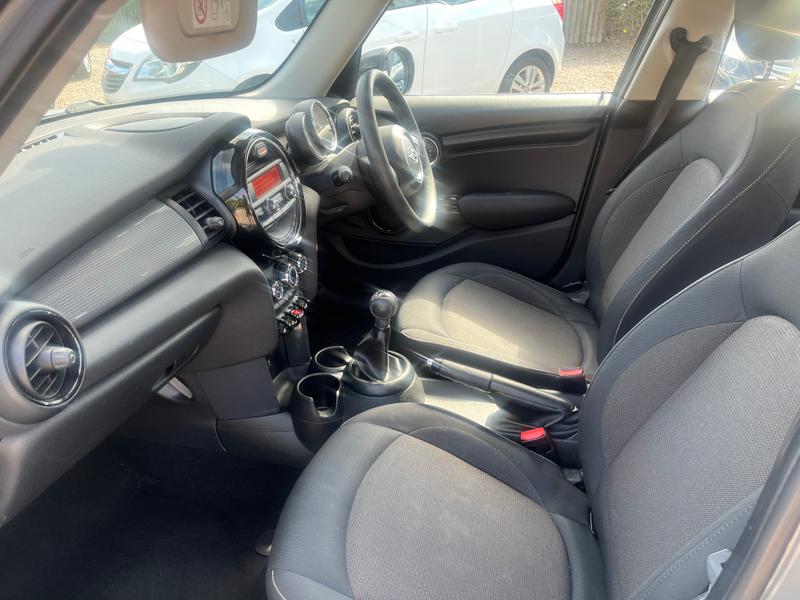 Used MINI Cooper YH67DZA 10