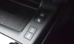 Jaguar E-PACE Photo 24