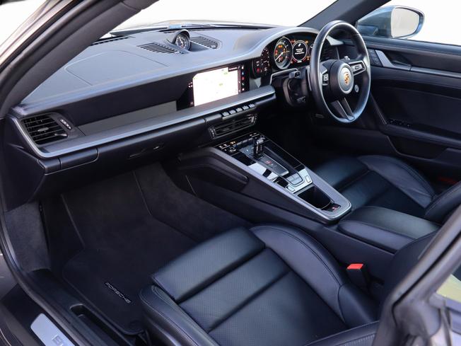 PORSCHE 911 Photo 3