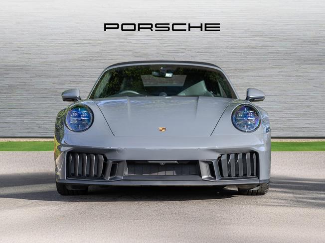 PORSCHE 911 Photo 8