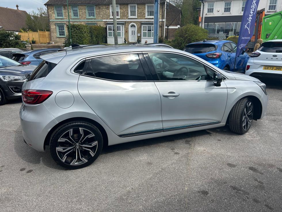 Renault Clio Photo 852a7ff9-f2ca-48e4-92f7-c0e315913483.jpeg
