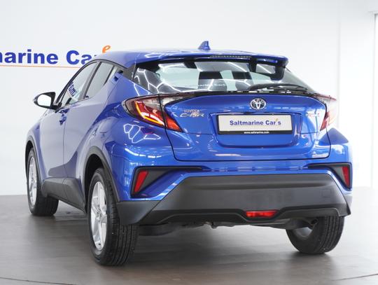 Toyota C-HR Photo 853a32c7-164d-4ff7-b84f-61a3322b40c3.jpg