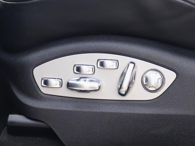 PORSCHE Macan Photo 38